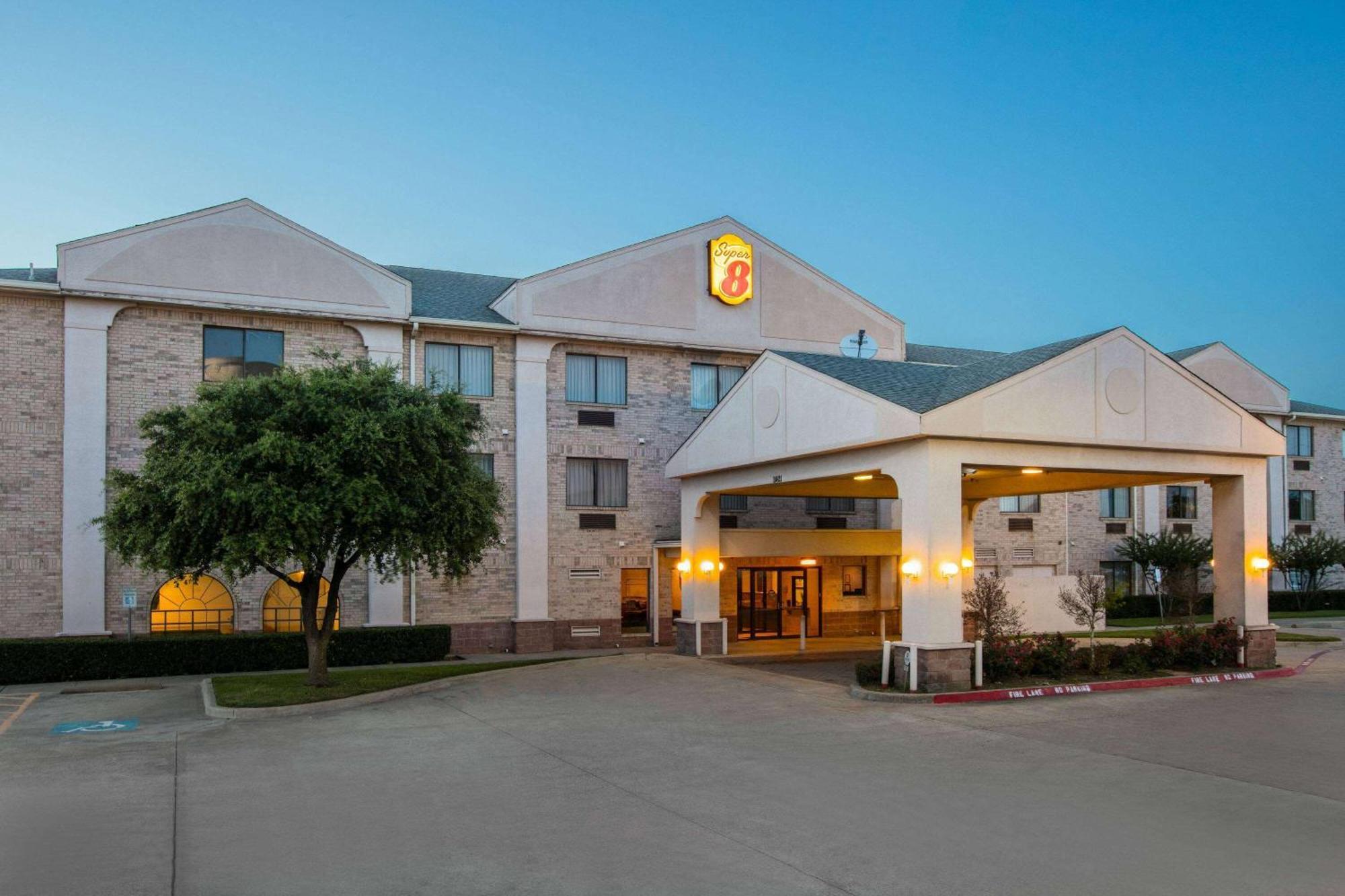 Super 8 By Wyndham Garland North Dallas Area Exteriör bild
